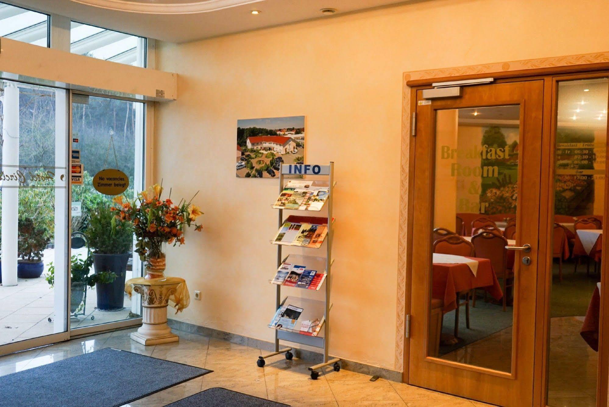 Hotel Circle Inn Ramstein-Miesenbach Esterno foto